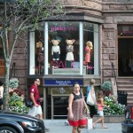 Pinkyotto store front, with bear in the showcase, Boston