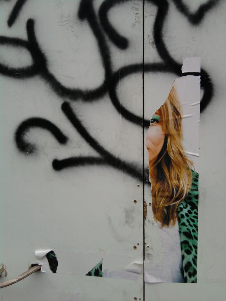 Paris Street Art | Affiche Kate Moss vieille déchirée - Kidult