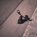 Sad things on the Streets of Paris, Sac plastique sachet récupération excréments chien canins caniveau